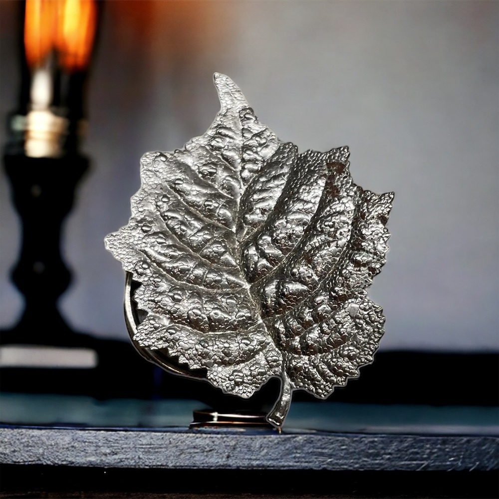 Vintage Silver Leaf Scarf Clip - Picture 4 of 4